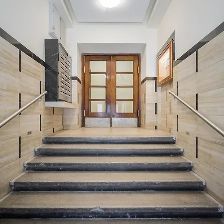 Modern And Minimalist In Downtown Appartement *