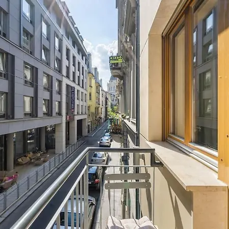 Appartement Modern And Minimalist In Downtown *