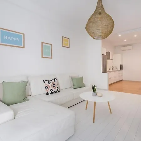 Modern And Minimalist In Downtown
