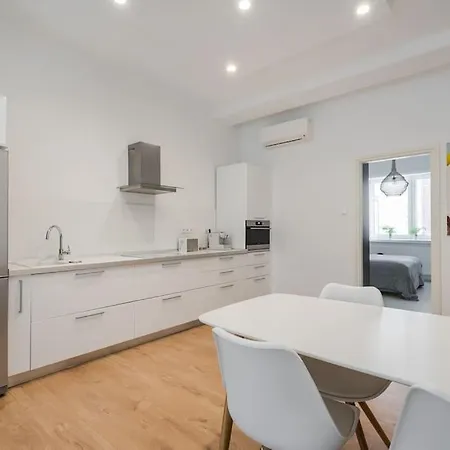 Modern And Minimalist In Downtown