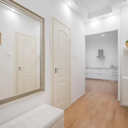 Modern And Minimalist In Downtown Appartement *