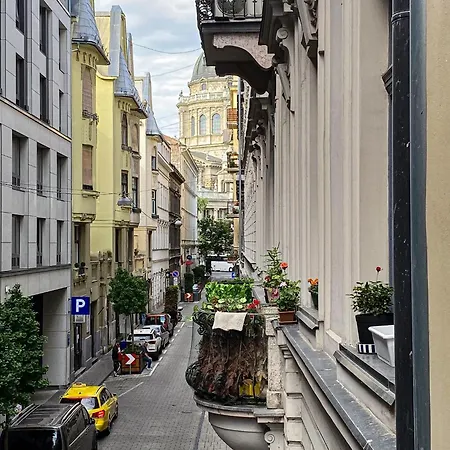 Lejlighed Modern And Minimalist In Downtown Budapest