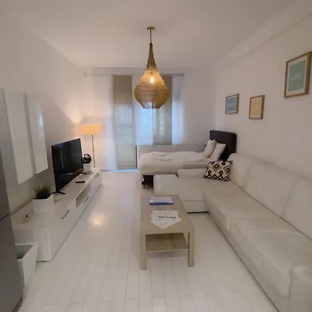 Appartement Modern And Minimalist In Downtown Boedapest